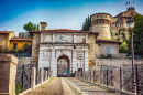 Вход в замок Брешиа, Италия
