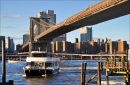 Паром на Ист-Ривер и Бруклинский мост
