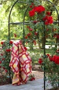 Лоскутное одеяло Kaffe в розовом саду