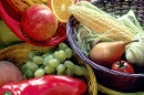 Корзины с фруктами и овощами