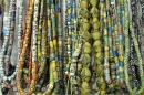 Традиционные стеклянные бусы из Ганы