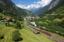 Поезд в гору рядом с Гуртнеллен, Швейцария