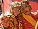 Дети в традиционной одежде, Индонезия
