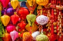 Разноцветные вьетнамские фонарики