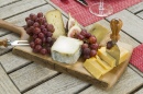 Сыр и виноград