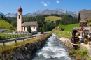 Альпийская деревня в Нидертай, Австрия
