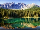 Озеро в Доломитах, Италия