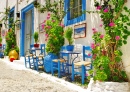Традиционная уличная таверна в Греции