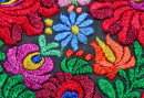 Цветочная вышивка ручной работы