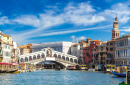 Гондола у моста Риальто, Венеция