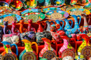 Керамические сувениры на местном мексиканском рынке