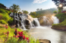 Водопад у деревни Катимор, Индонезия