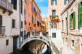 Живописный канал в Венеции
