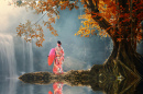 Девушка в кимоно у водопада