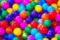 Яркие пластиковые шарики