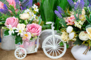 Цветы и белый велосипед