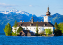 Замок Орт на озере Траунзе, Австрия