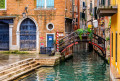 Живописный канал в Венеции