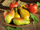Натюрморт с грушами и яблоками