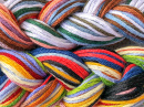 Разноцветные нитки для вышивания