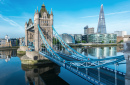Тауэрский мост и лондонский скайлайн