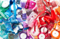 Цветной бисер, ленты и нитки