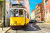 Винтажный трамвай в Лиссабоне, Португалия