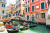 Гондолы на канале в Венеции