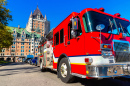 Пожарная машина у замка Фронтенак, Квебек