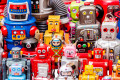 Коллекция игрушечных роботов