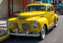 Желтое винтажное такси в Орландо, Флорида