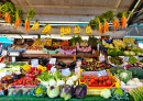 Овощной и фруктовый рынок в Венеции, Италия
