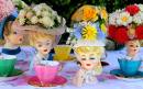 Винтажные женские вазы и чайные чашки