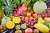 Аранжировка тропических фруктов и овощей