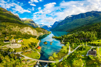 Озеро Ловатнет, долина Лодален, Норвегия