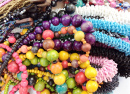 Ожерелья и браслеты на блошином рынке