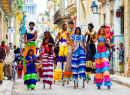 Музыканты и танцоры на улицах Гаваны