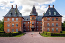 Замок Тролленас в Эслове, Швеция