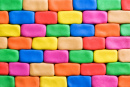Стена из разноцветного пластилинового кирпича