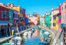 Разноцветные фасады домов, Бурано, Италия