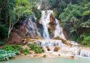 Водопад Куанг Си в Лаосе