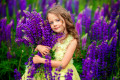 Маленькая принцесса на люпиновом поле