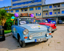 Два винтажных синих Trabant 601 Universal