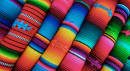 Яркие ткани на перуанском рынке