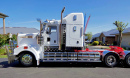 Грузовик Kenworth T909