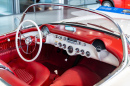 Кабриолет Chevrolet Corvette 1954 года